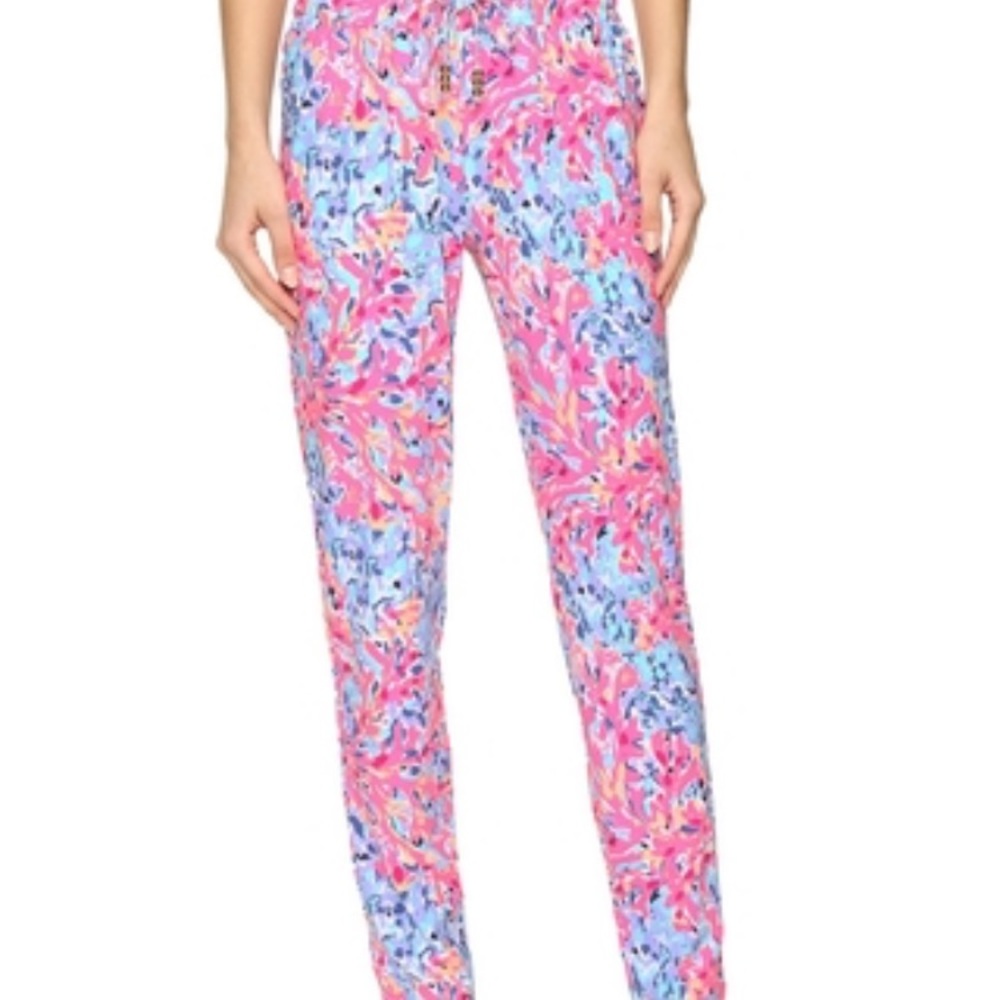 EUC Lilly Pulitzer Lola pant in Coco Coral Crab